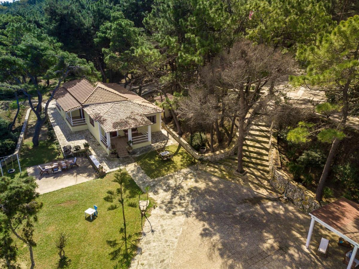 Villa Azzuro House